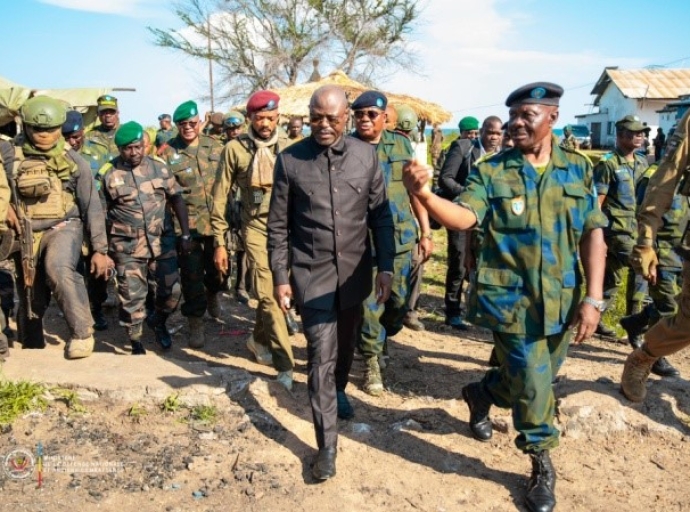 Kalemie : Guy Kabombo met les bouchées doubles pour le renforcement logistique des forces navales !